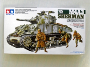 TAMIYA 1/35 35251 M4A3 SHERMAN WITH 105mm